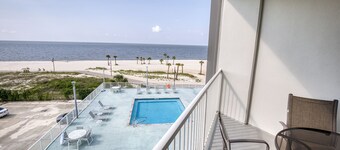 Biloxi Beach Sunrise Spectacular!  Steps from the beach and sand! 