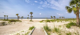 Biloxi Beach Sunrise Spectacular!  Steps from the beach and sand! 