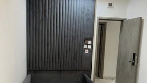 Chambre Classique, 1 lit une place, non-fumeurs, vue piscine | Bureau, Wi-Fi gratuit