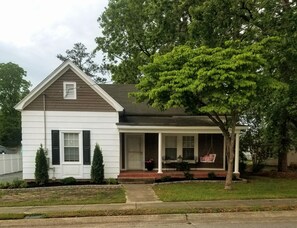 Exterior - Cozy Southern Home that is close to amenities (Erwin)