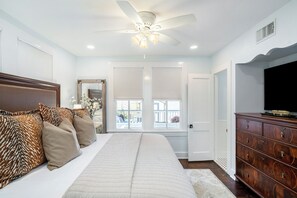 5 chambres, fer et planche à repasser, Wi-Fi, draps fournis