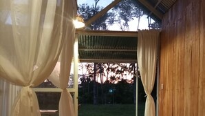 奢華小屋, 庭院, 渡假村景觀 | 高級寢具、羽絨被、Select Comfort 床墊、免費無線上網