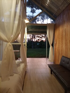 Luxury Cabin, Patio, Resort View | Premium bedding, down comforters, Select Comfort beds, free WiFi - Yachay Lodge (Villagarzón)