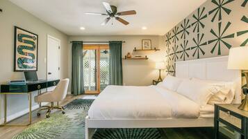 4 bedrooms, desk, iron/ironing board, travel crib