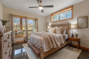 4 bedrooms, WiFi, bed sheets - Enchanted Ridge Retreat: Family friendly, peaceful property, hot tub, sleeps 10 (Ellijay)