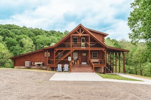 Exterior - Sleeps 20 Indoor Pool  Hot Tub  Fall Foliage  Wheelchair Access  Hocking Hills (McArthur)