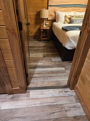 7 bedrooms, desk, free WiFi, bed sheets