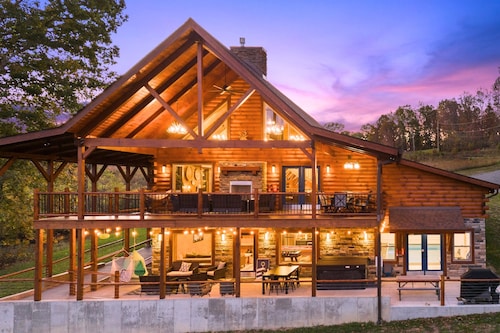 Hocking Hills Cabin with Heated Indoor Pool, Hot Tub & Sauna | 7 BR, Sleeps 20