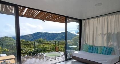 Glamping Ayres.home. Magia Entre las Montañas del eje Cafetero