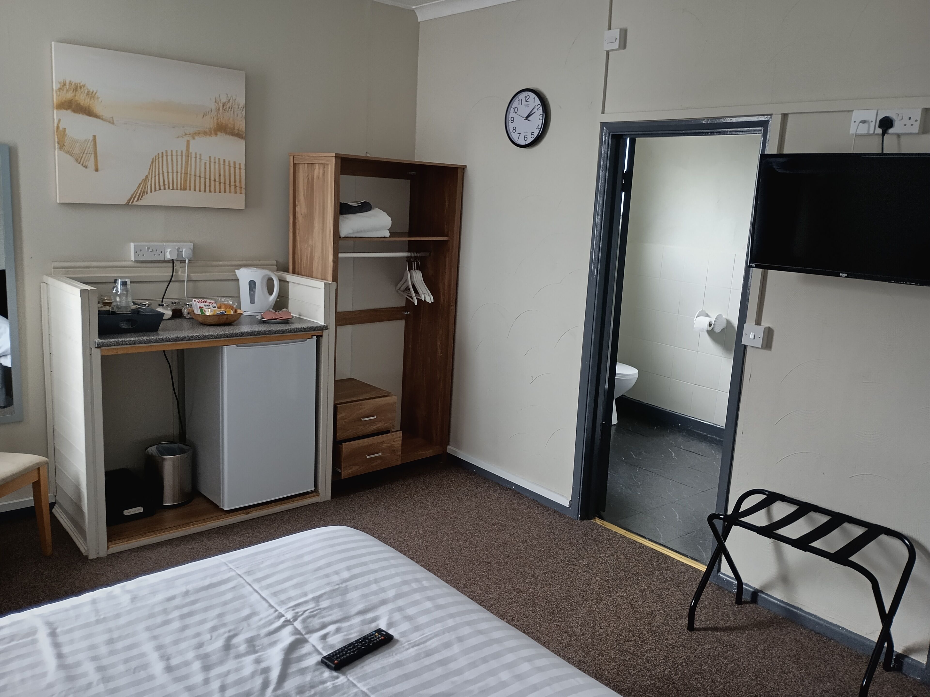 Classic Double Room | In-room dining