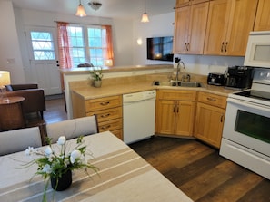 Fridge, microwave, oven, stovetop - Grace Cottage - Black Hills home, centrally located in Legendary Sturgis! (Sturgis)
