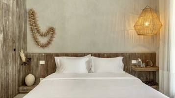 Roupas de cama premium, frigobar, cofres nos quartos, escrivaninha