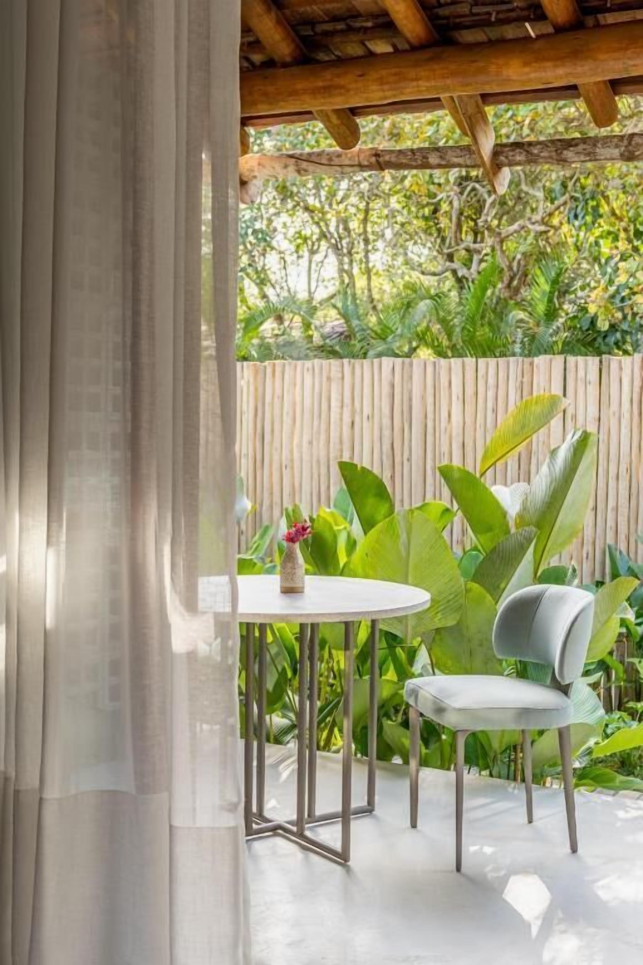 Roupas de cama premium, frigobar, cofres nos quartos, escrivaninha