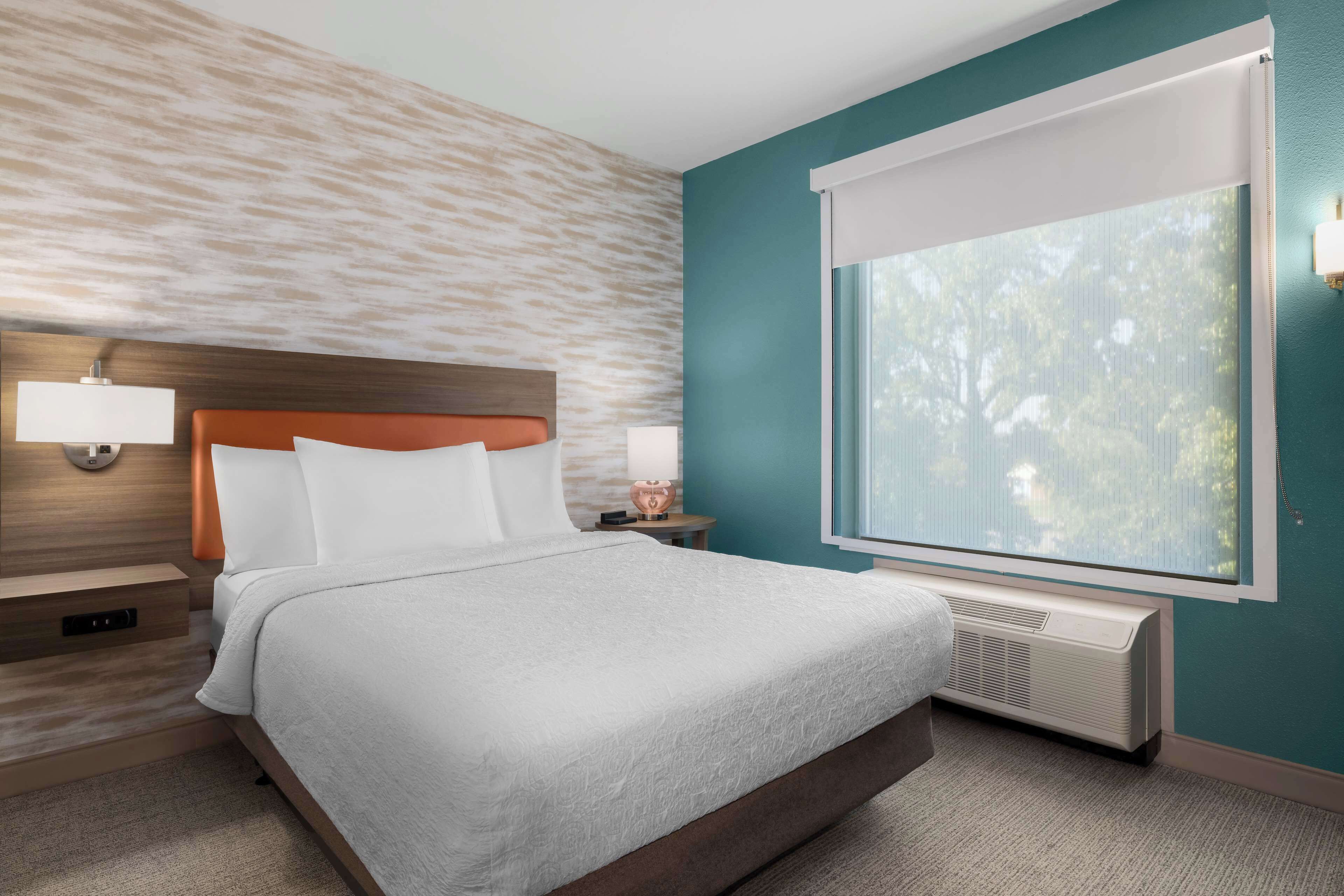 Gebar bulu kapas, meja, ruang kerja komputer riba 