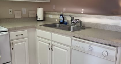 2103 Palms, 2-bedroom condo, Fall weekends still available at reduced rate