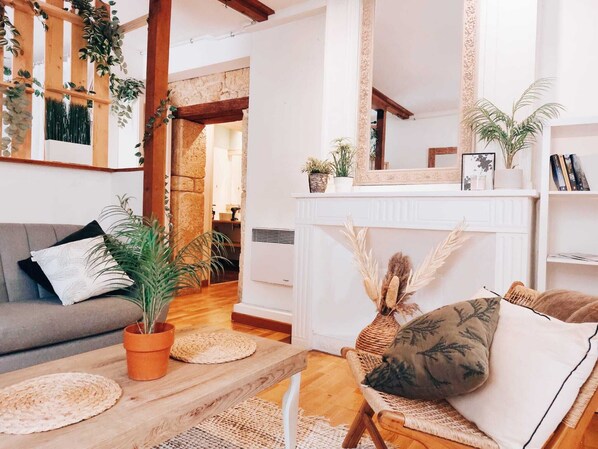 Books - Sainte-Anne Sanctuary Old Town (Montpellier)