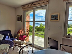 TV - Nest with beautiful garden and sea view (Dinard)