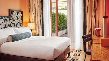 Minibar, in-room safe, iron/ironing board, free WiFi