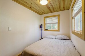 2 quartos, berço de viagem, Wi-Fi de cortesia, roupa de cama