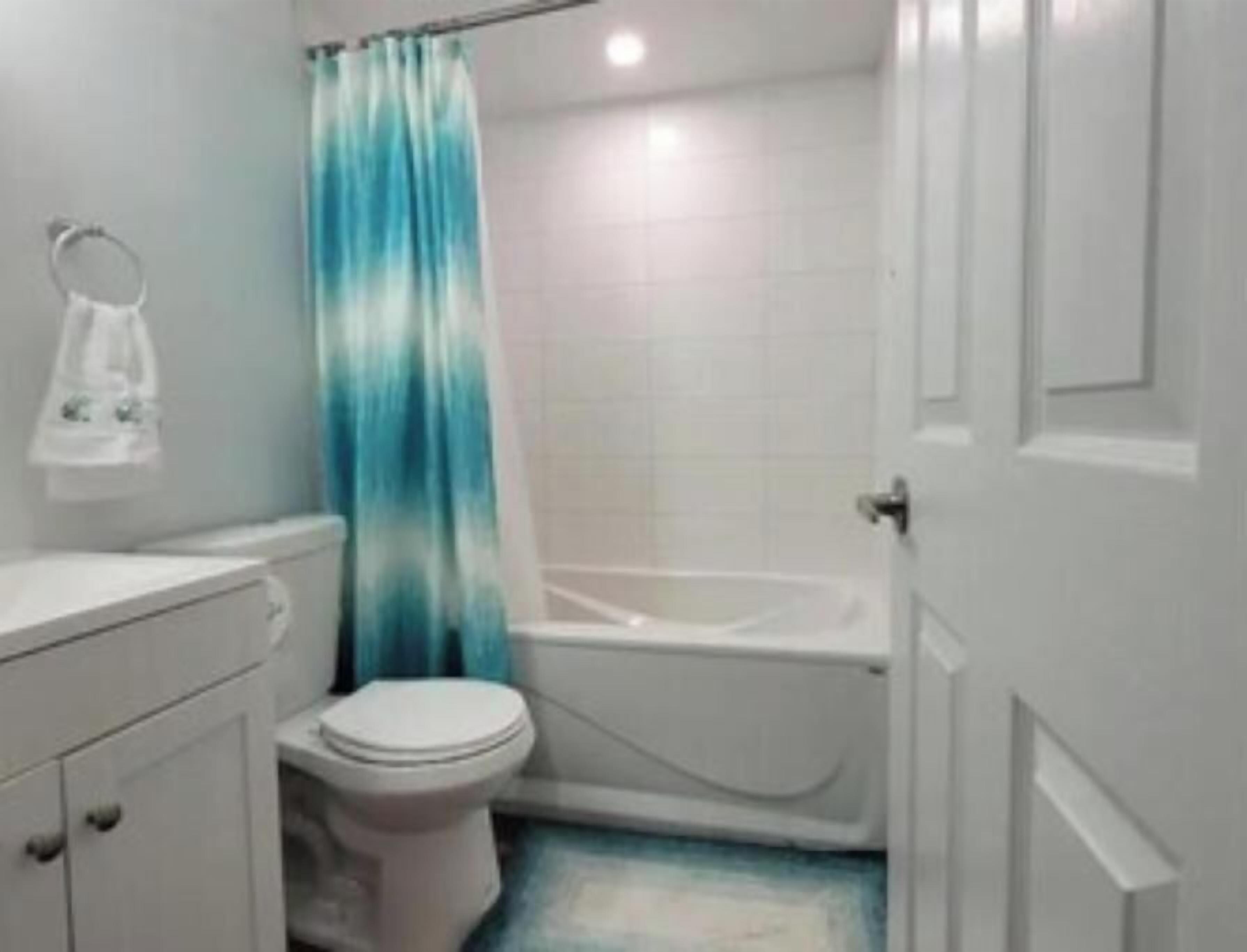 Haartrockner, Handtücher, Seife, Shampoo