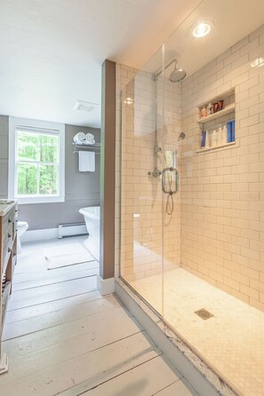Douche, serviettes fournies
