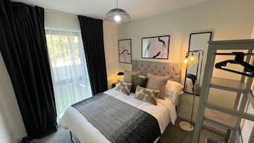 2 bedrooms, iron/ironing board, travel cot, WiFi