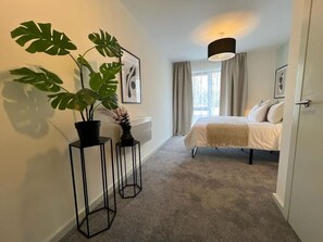 2 bedrooms, iron/ironing board, travel cot, WiFi