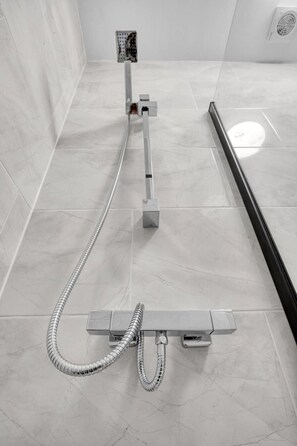 Bathroom - Luxury Studio in London (London)