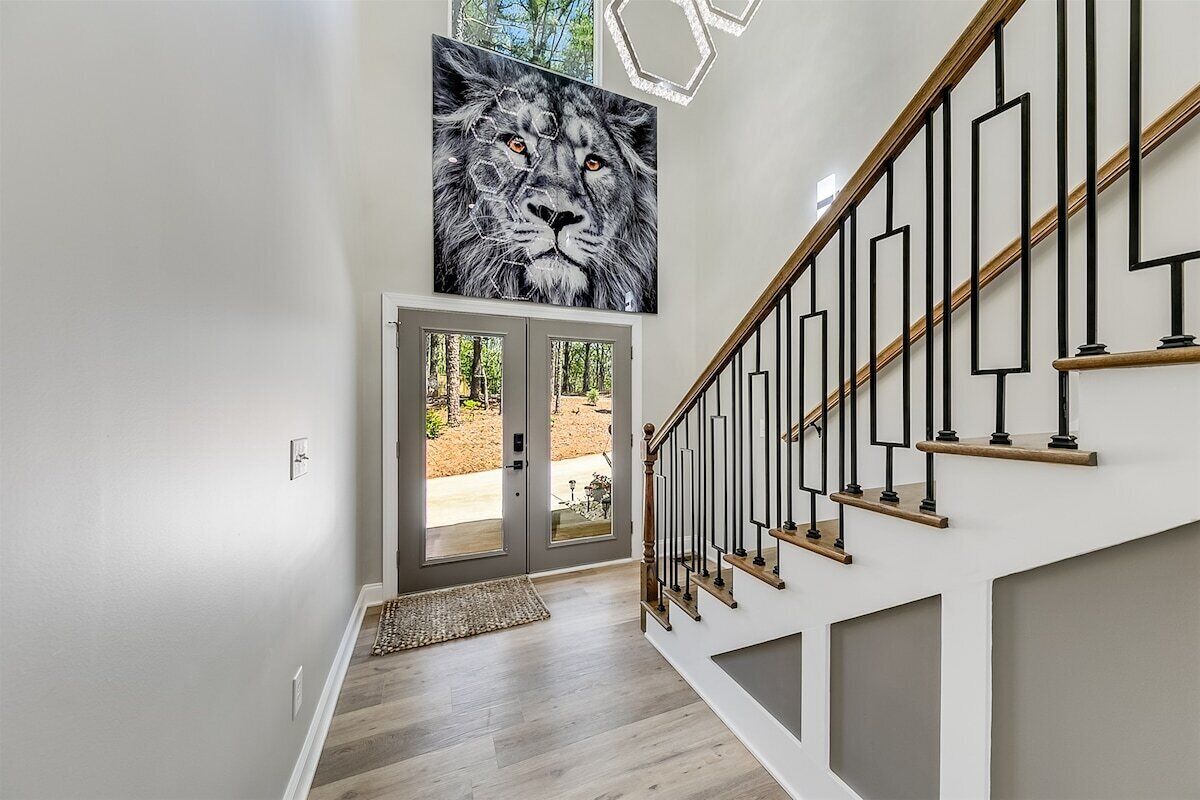 المنشأة من الداخل