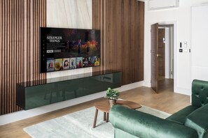 Premier Apartment, 1 Bedroom, Air conditioning | Living room