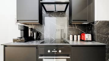 Signature Apartment, 2 Bedrooms, Air conditioning | Private kitchen | Full-sized fridge, microwave, oven, stovetop