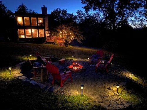 Cozy Hillside Chalet w/ Large Yard and Firepit - Greek Peak/Cortland/Ithaca