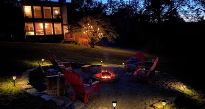 Cozy Hillside Chalet w/ Large Yard and Firepit - Greek Peak/Cortland/Ithaca