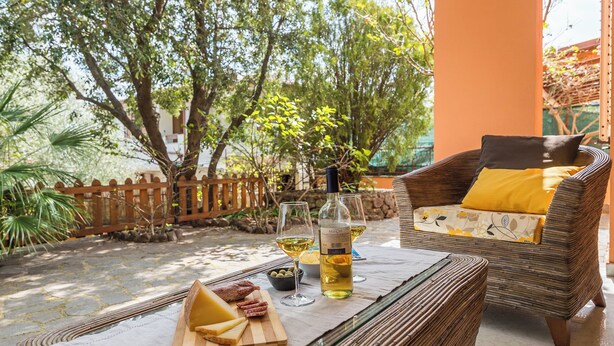 Terrace/patio - Villa Gerani - Four Bedroom Villa, Sleeps 10 (Cala Gonone)