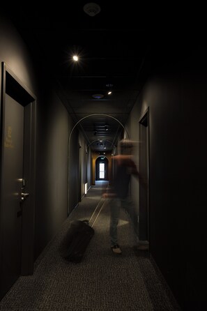 Télévision de 24 pouces avec chaînes numériques, Netflix