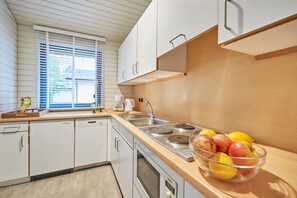 Kühlschrank, Mikrowelle, Geschirrspüler