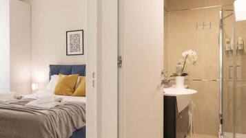 1 soverom, skrivebord, wi-fi og sengetøy