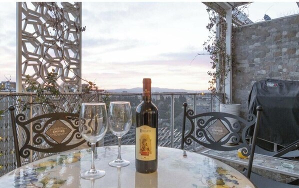 Outdoor dining - Florence Suite Apartment (Florence)