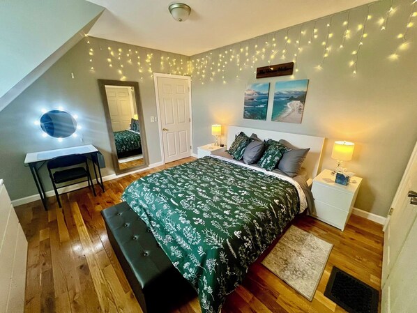 2 bedrooms, desk, iron/ironing board, travel cot