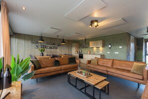 TV - Holidayhome - Vroondijk 2 | Vrouwenpolder Zeebloesempje (Vrouwenpolder)
