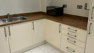 Apartment | Private kitchen | Fridge, microwave, oven, stovetop