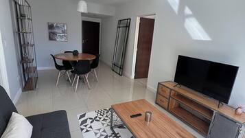 Deluxe Apartment | 1 bedroom, free WiFi, wheelchair access