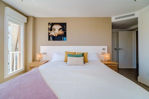 3 habitaciones, tabla de planchar con plancha y cuna de viaje 