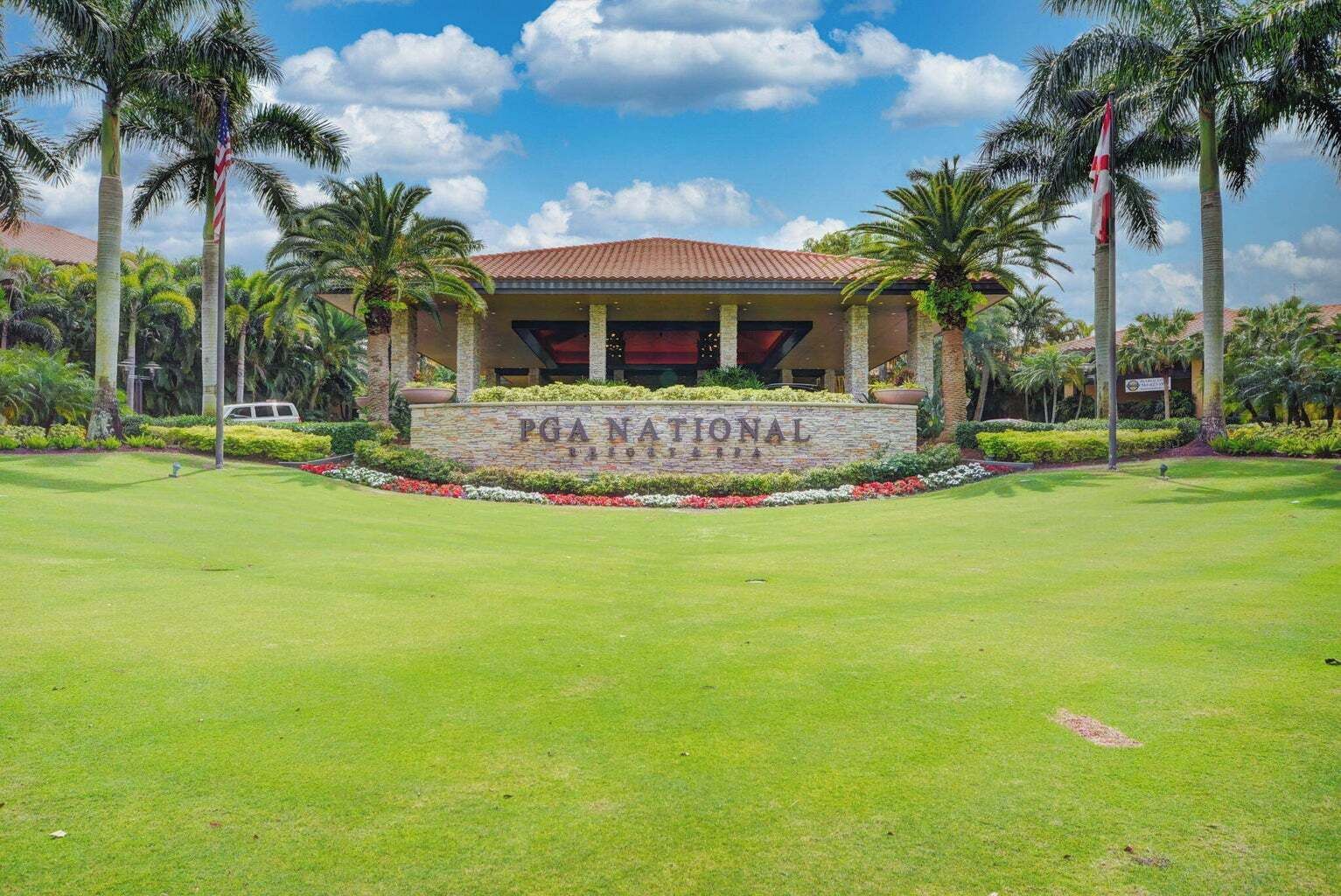  PGA National Resort Golf Cottage! Located in Palm Beach Gardens, Florida