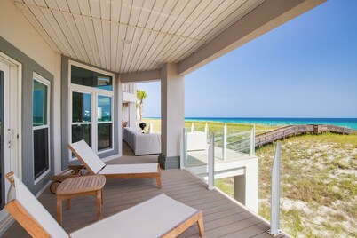 Beachfront Luxury Estate Sleeps 20 & Allows Events