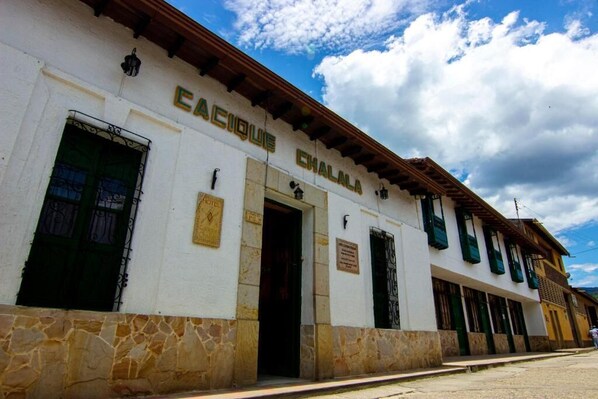 Exterior - Hotel Cacique Chalalá (Charalá)