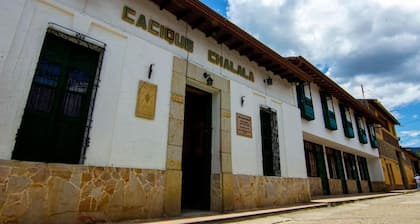 Hotel Cacique ChalalĂĄ