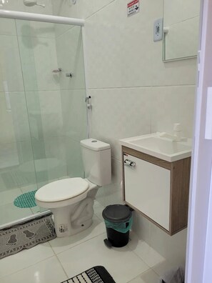 Soap, toilet paper - Anjos Suítes Busch 2 (Taio Arraial do Cabo)