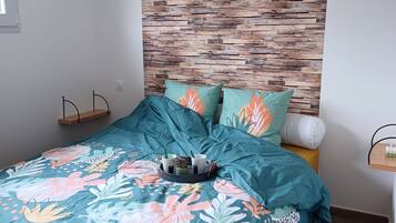 2 bedrooms, WiFi, bed sheets