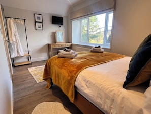 3 bedrooms, iron/ironing board, free WiFi, bed sheets - 3bedcottage/patio/garden/carcharging (Coleford)